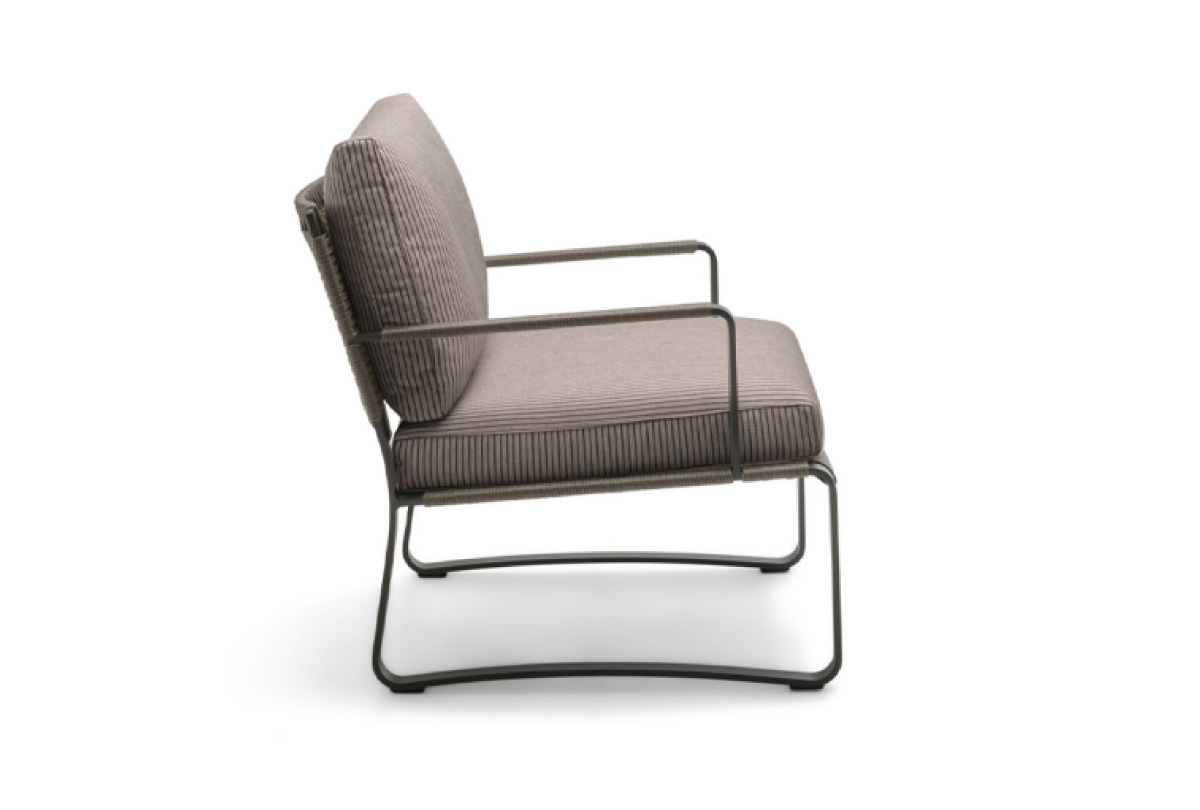 Phoenix-armchair by simplysofas.in